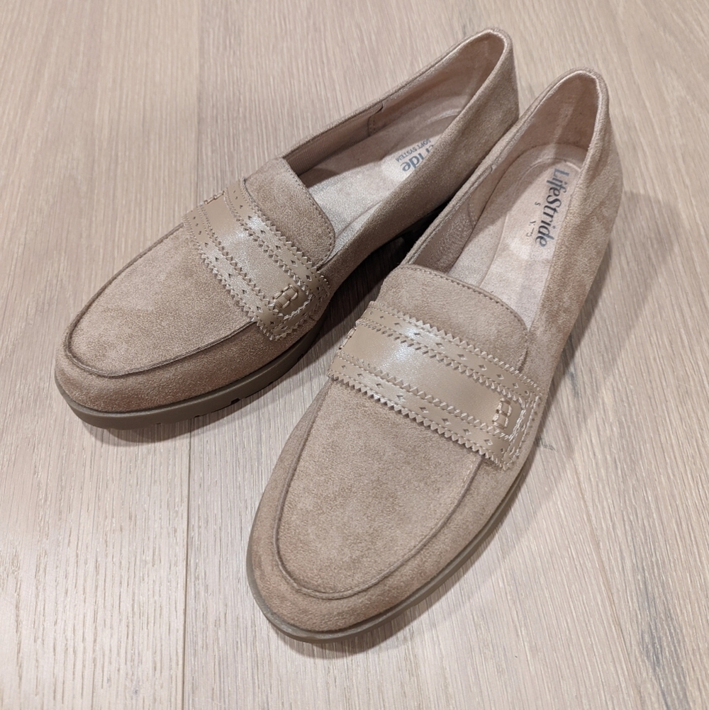 Life Stride Women's Tan Loafers